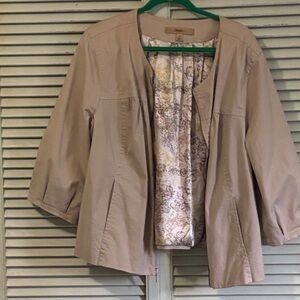 Motto Beige Jacket with 2/3 length sleeves and Patterned Lining